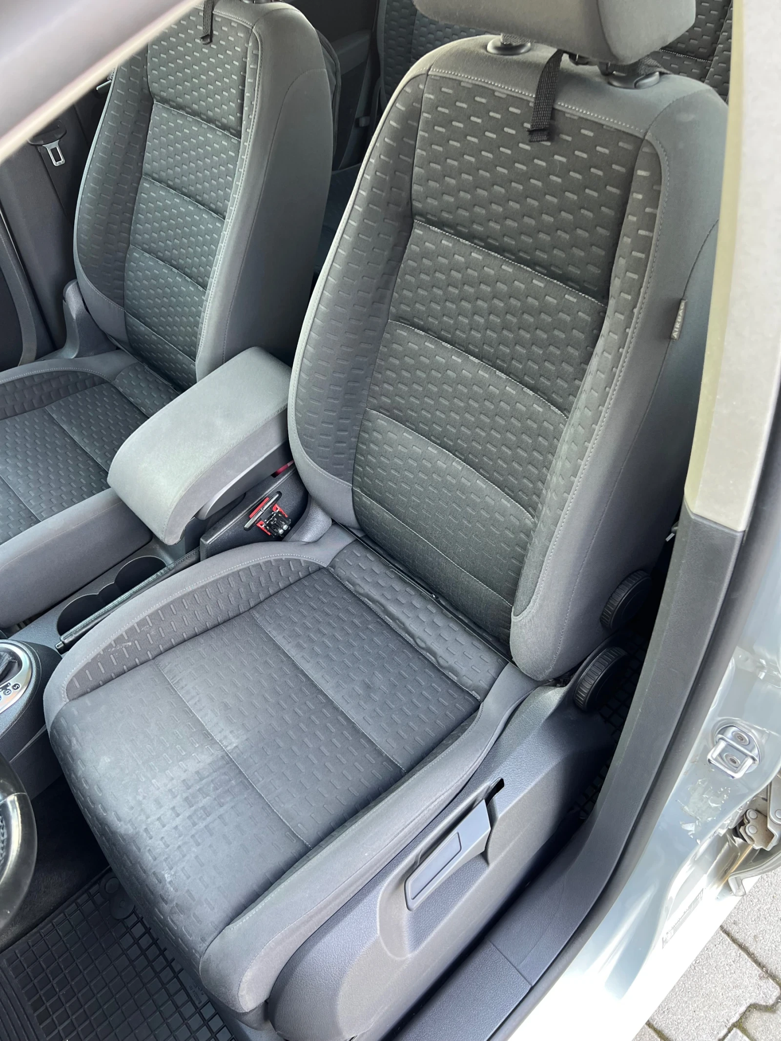 VW Touran 1.9TDI DSG - изображение 9