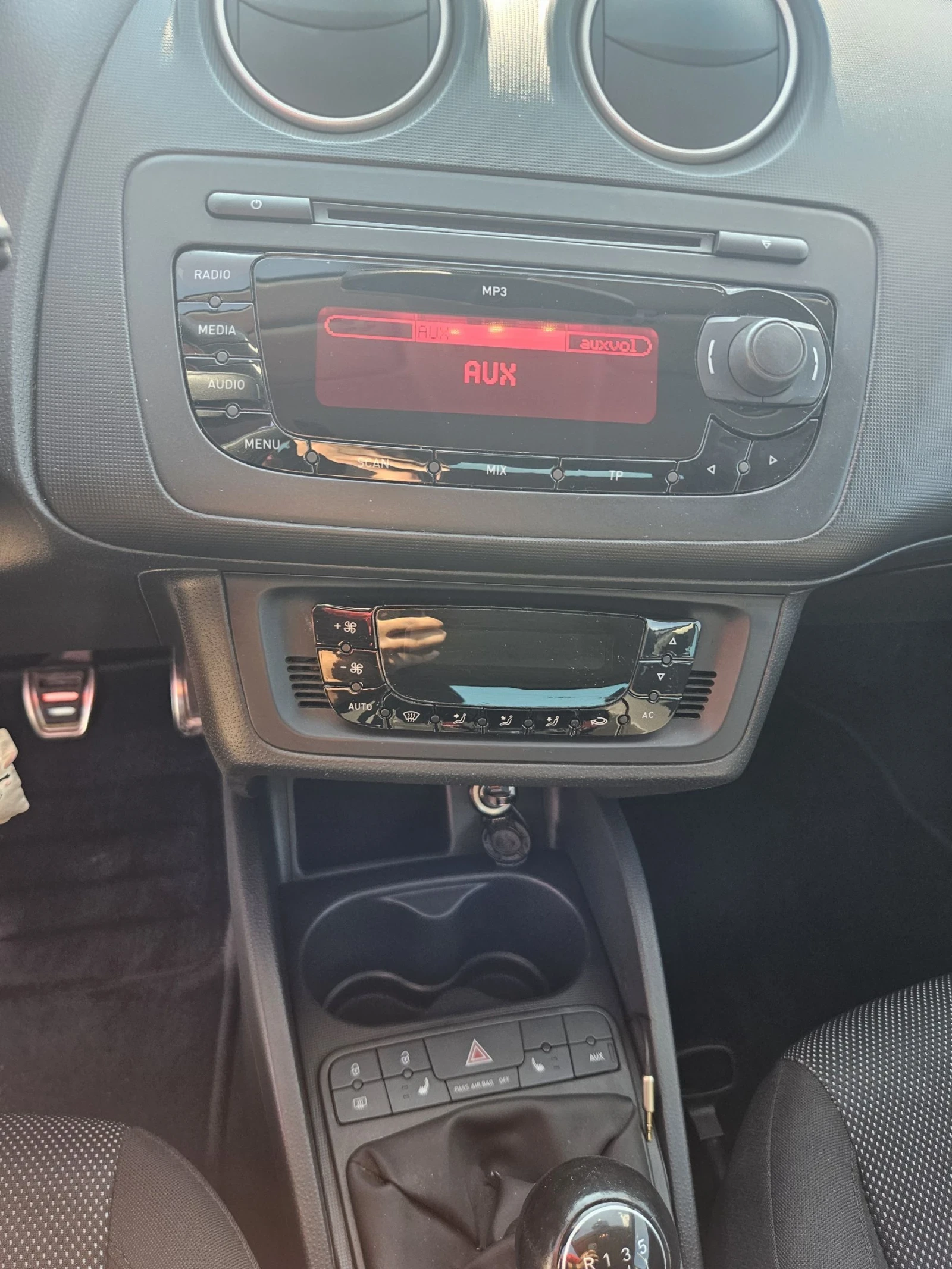 Seat Ibiza  - изображение 10