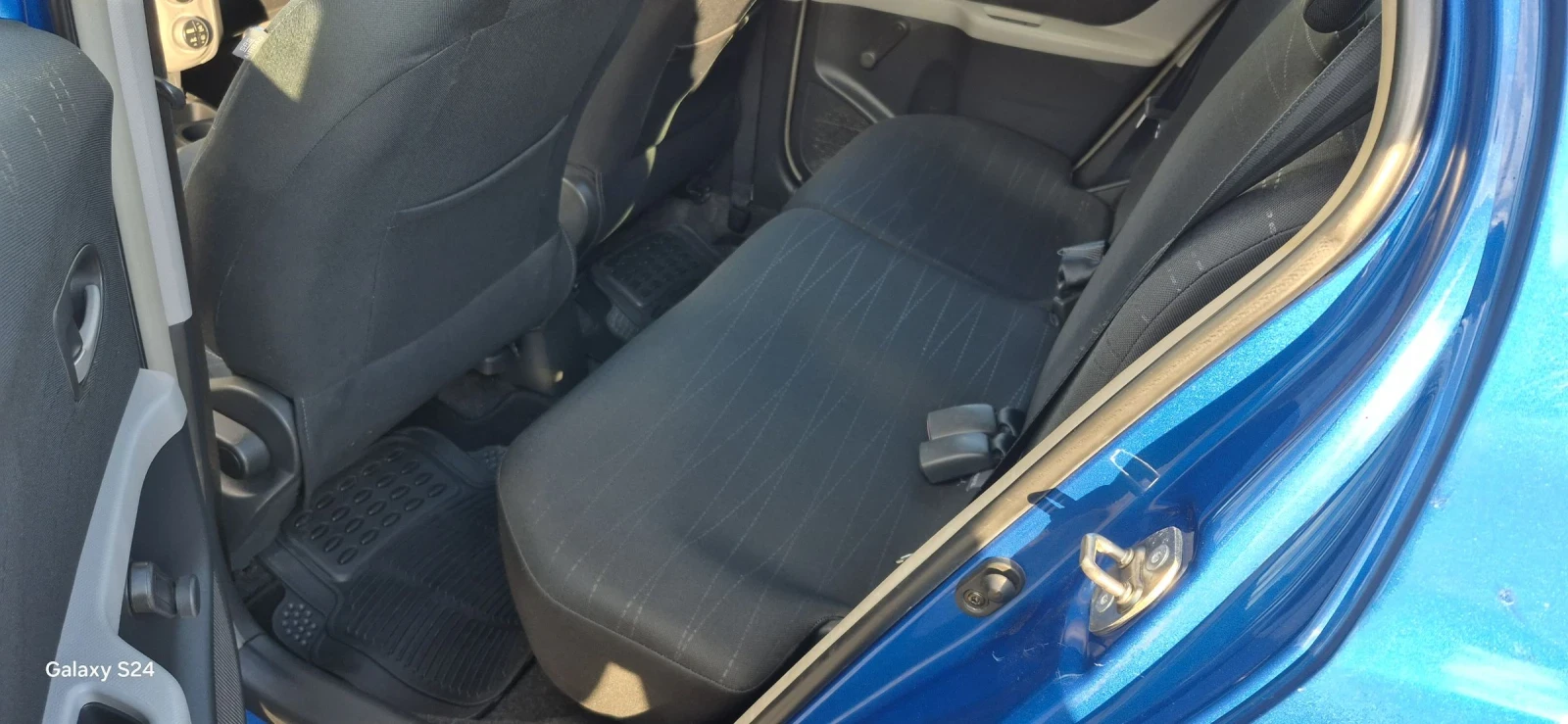 Toyota Yaris 1.3i Бензин  | Mobile.bg — изображение 13