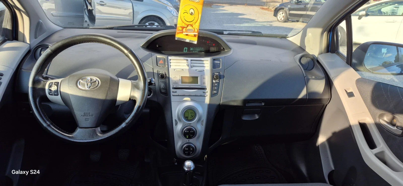 Toyota Yaris 1.3i Бензин  | Mobile.bg — изображение 12