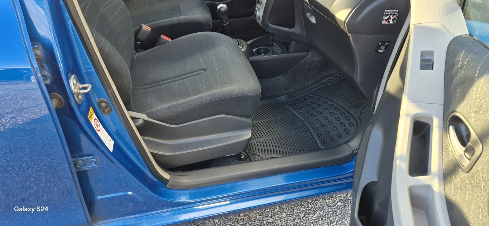 Toyota Yaris 1.3i Бензин  | Mobile.bg — изображение 14