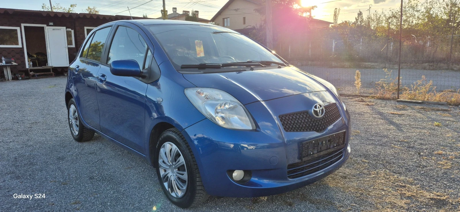 Toyota Yaris 1.3i Бензин  | Mobile.bg — изображение 1