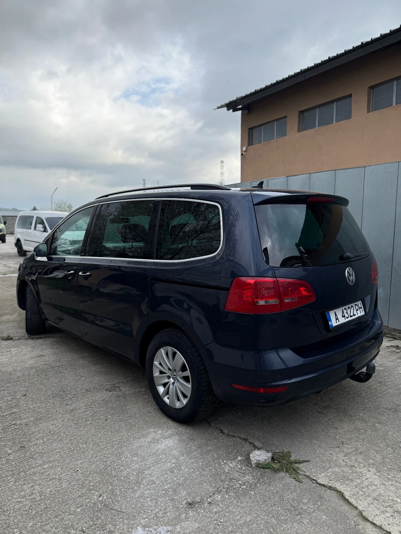 VW Sharan 2.0 177 к.с DSG - изображение 4