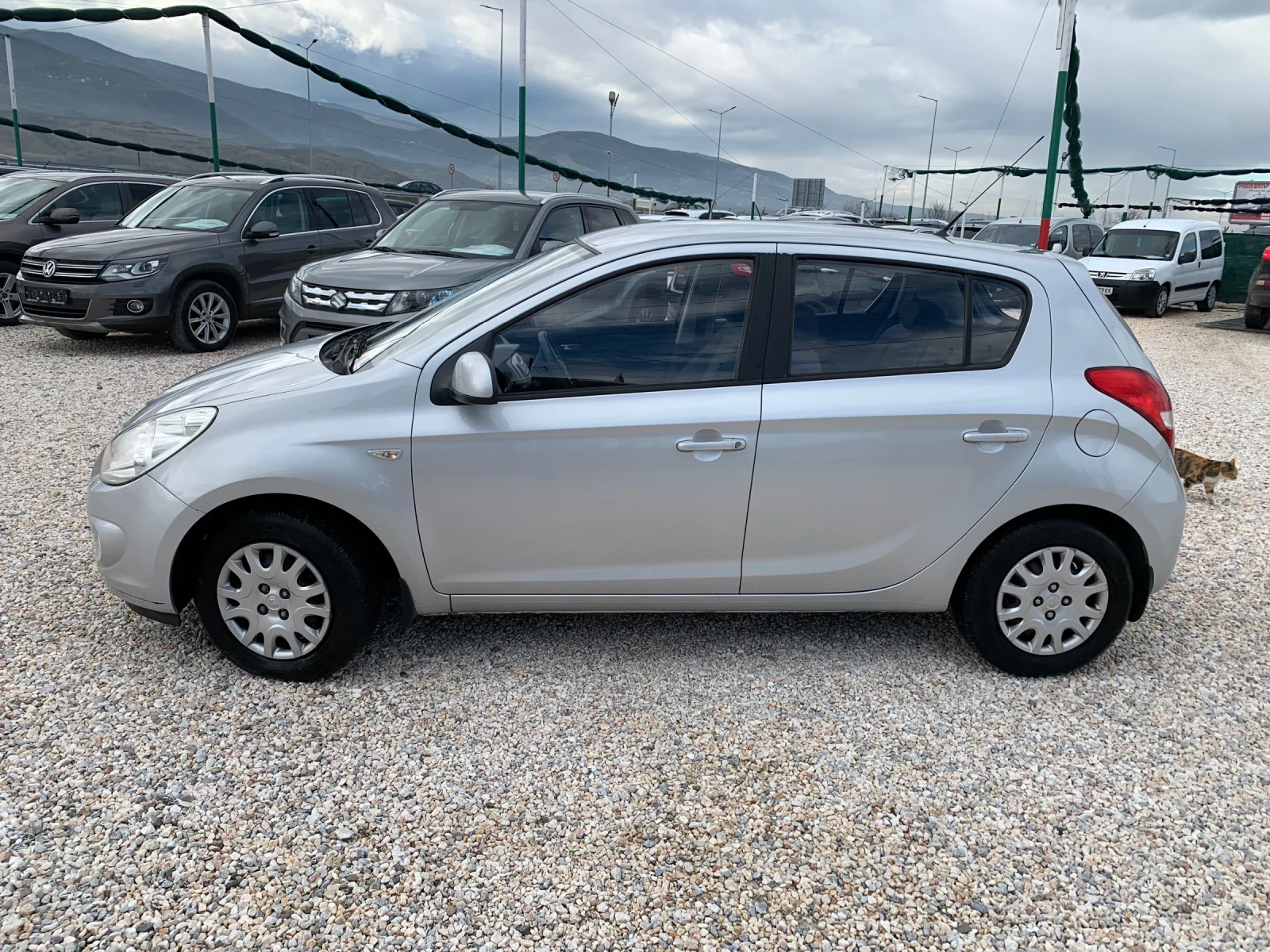 Hyundai I20 1.2i 83000км - изображение 4