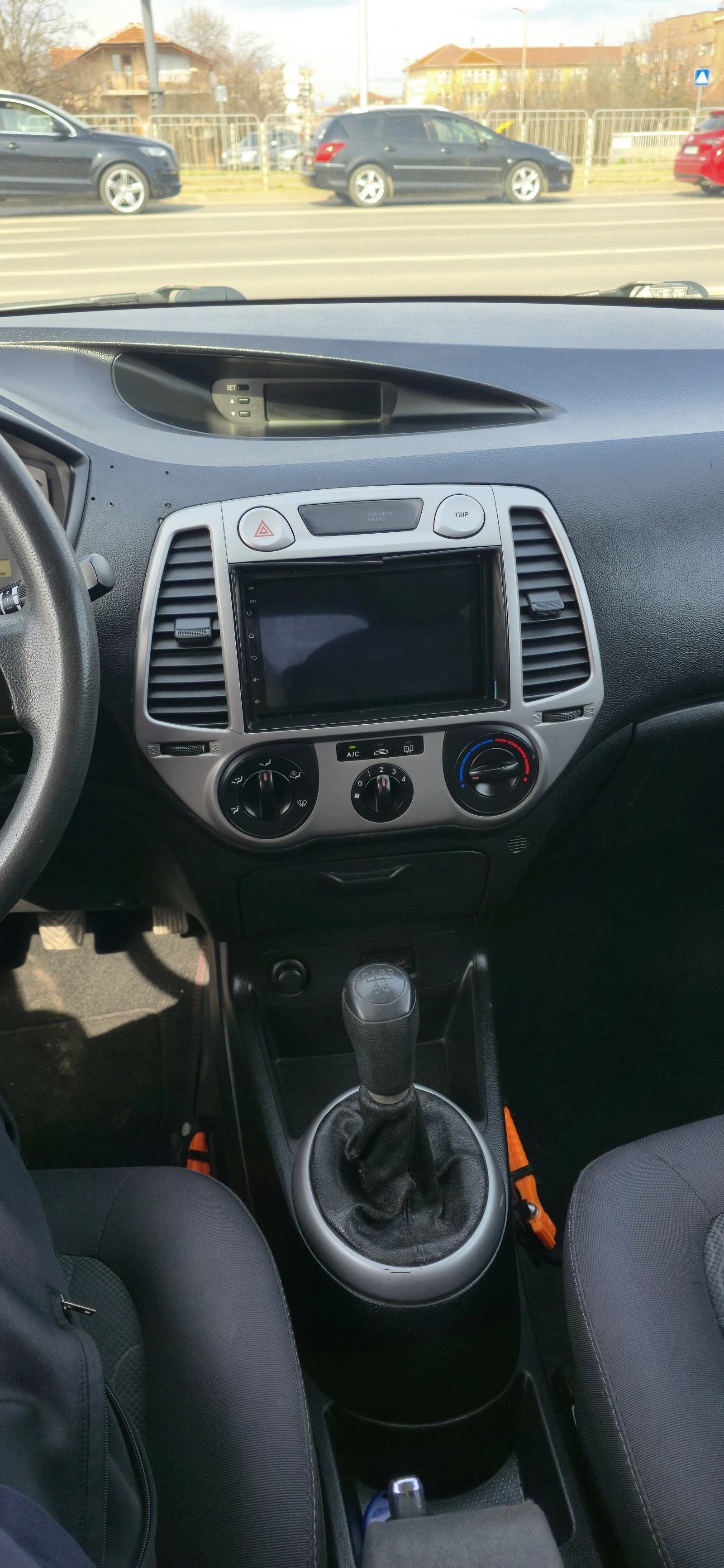 Hyundai I20 1.4 DYNAMIC DRIVE , снимка 17 - Автомобили и джипове - 53756399