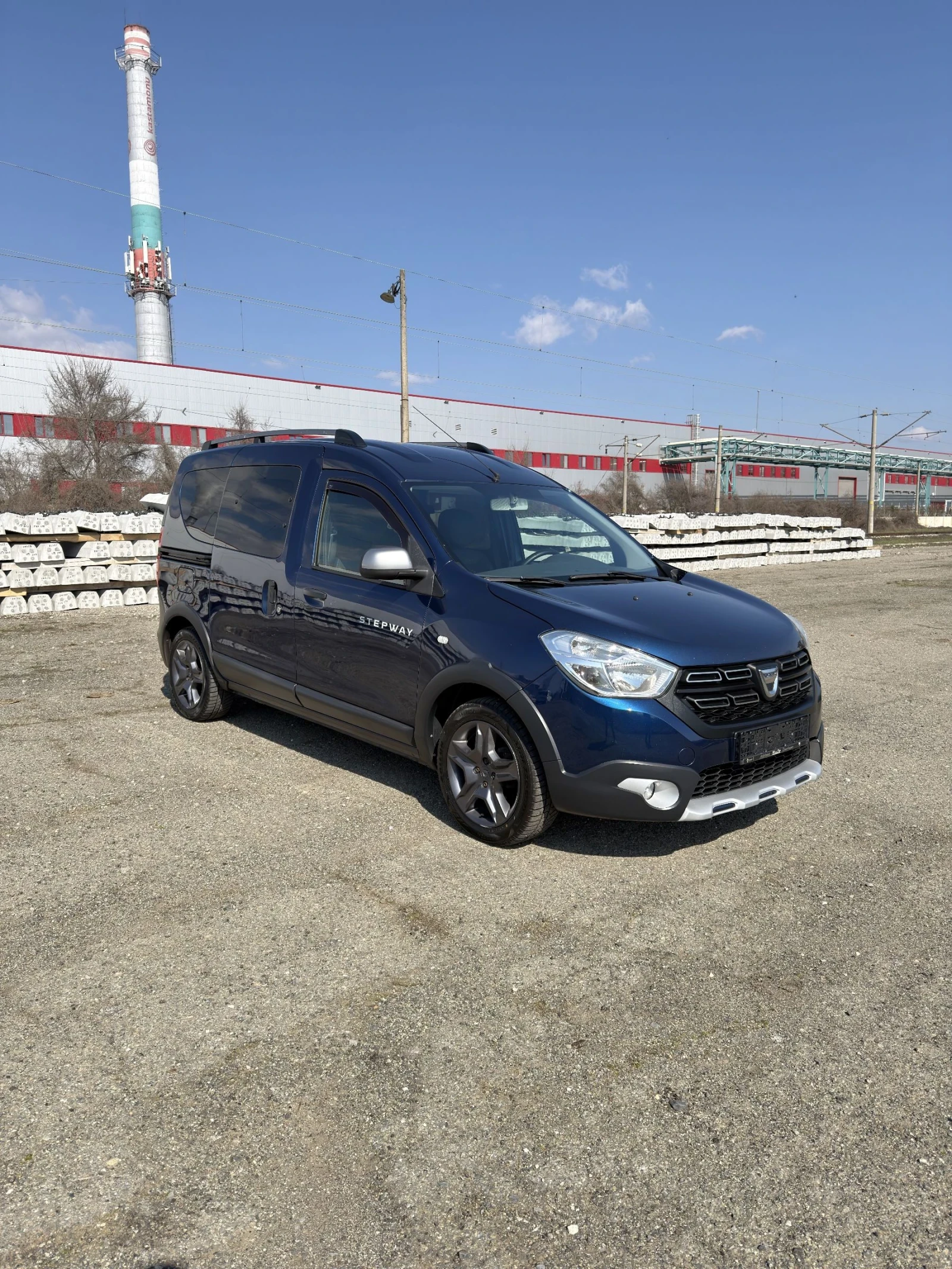 Dacia Dokker Stepway КЕМПЕР 1.5 dci, снимка 3 - Автомобили и джипове - 53757058