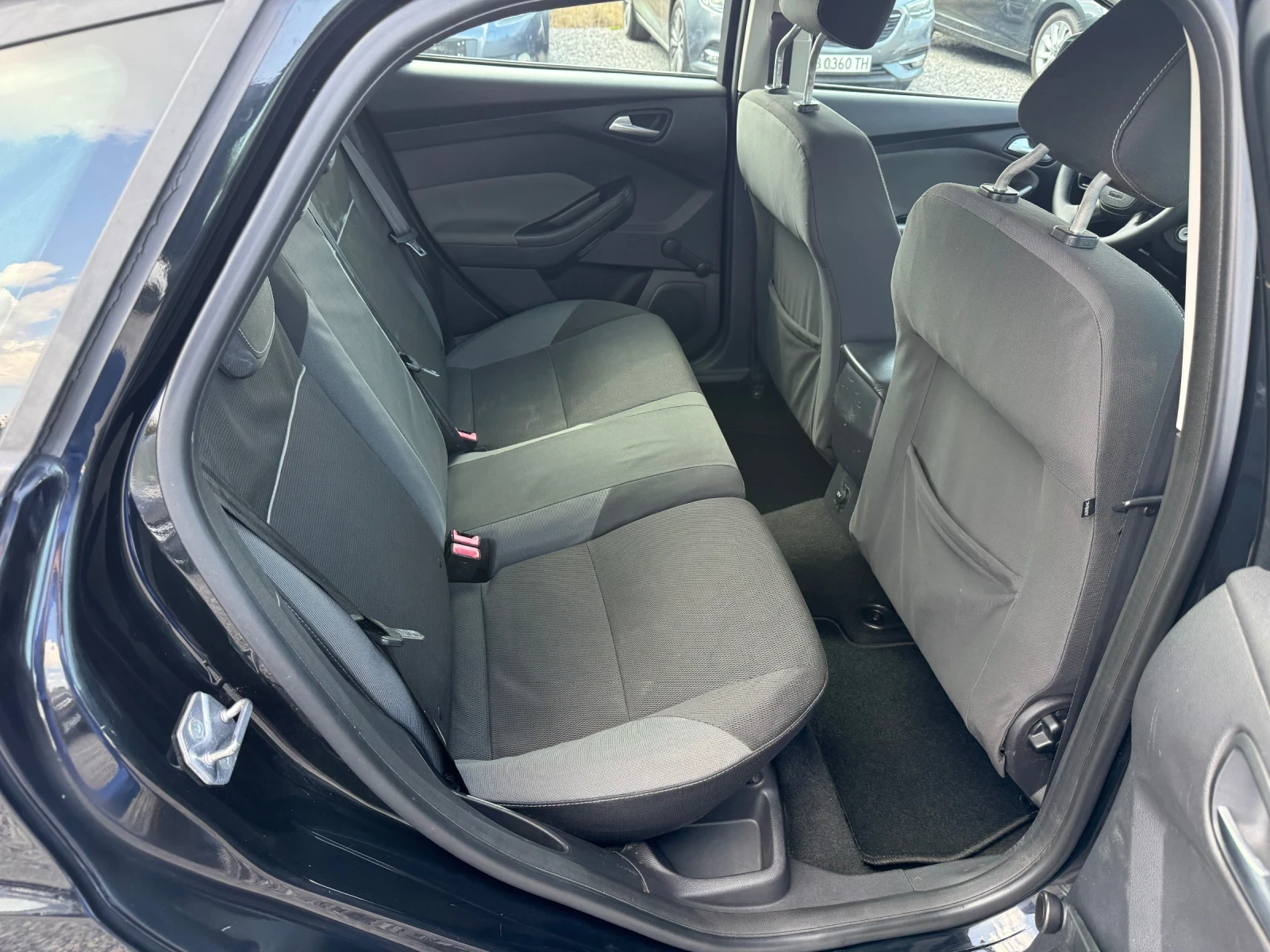 Ford Focus Hatchback 1.6 TDCi (115 кс) 2012г. Euro 5A Italy, снимка 13 - Автомобили и джипове - 54229871