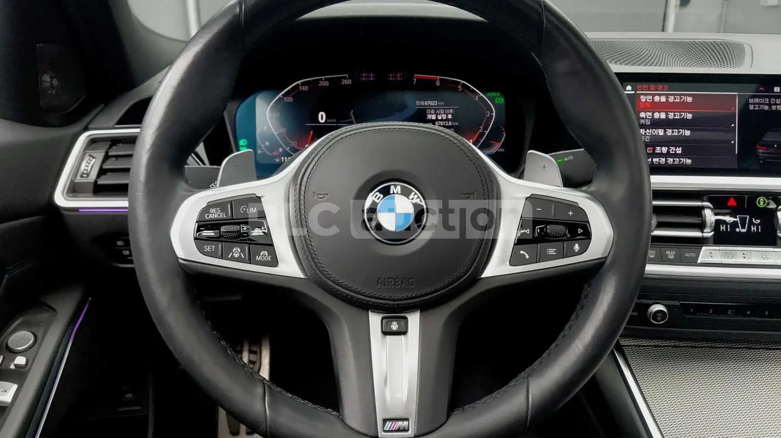 BMW 320 PANO * ПОДГРЕВИ * KEYLESS * 360 * H/K * , снимка 17 - Автомобили и джипове - 54553828