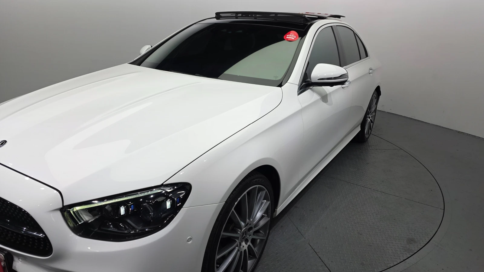 Mercedes-Benz E 350 4 Matic AMG LINE, снимка 3 - Автомобили и джипове - 54594774