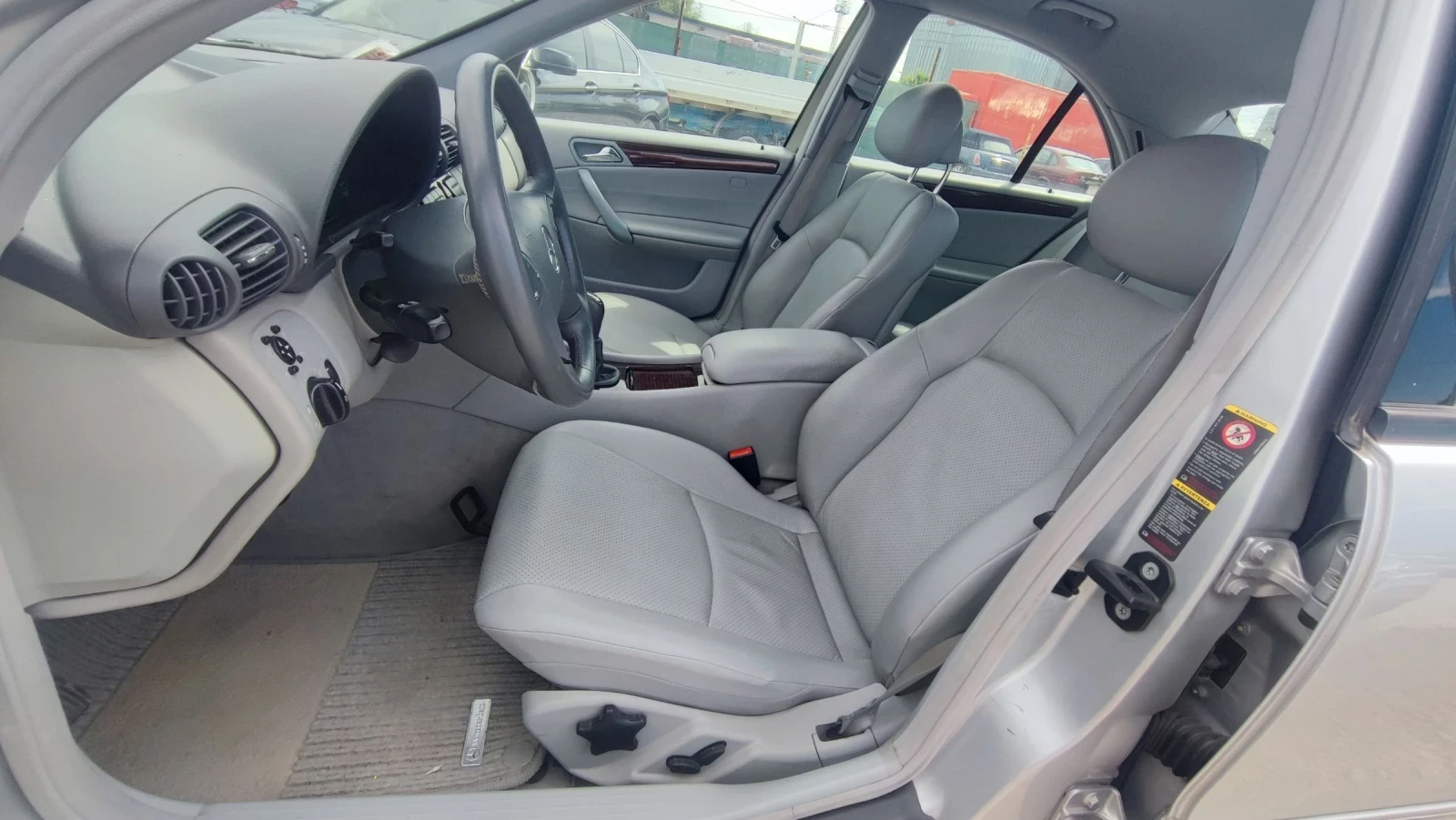 Mercedes-Benz C 180 Kompressor , снимка 9 - Автомобили и джипове - 54779537