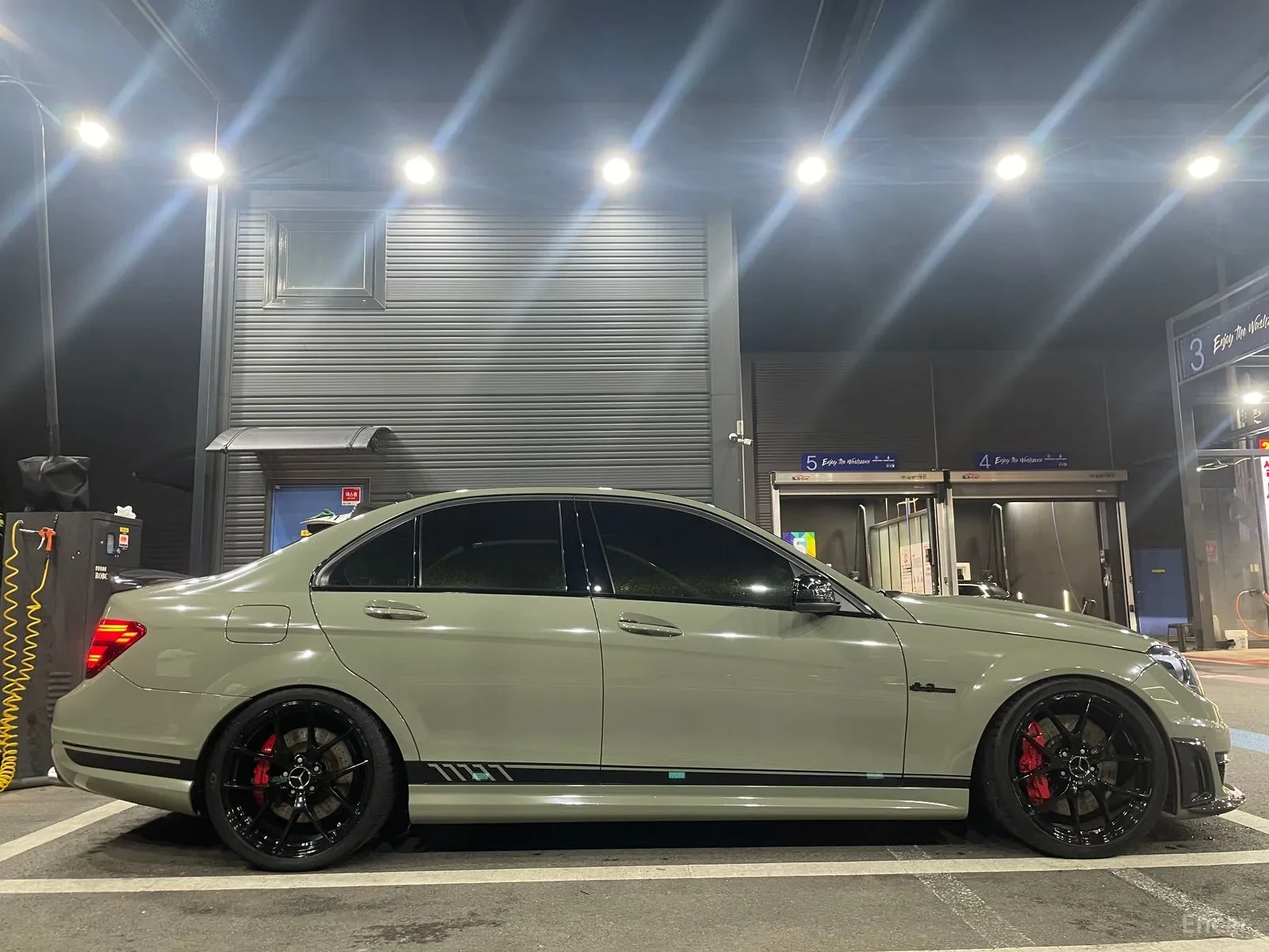 Mercedes-Benz C 63 AMG AMG* FULL* CUSTOM* TUNING, снимка 2 - Автомобили и джипове - 55050184