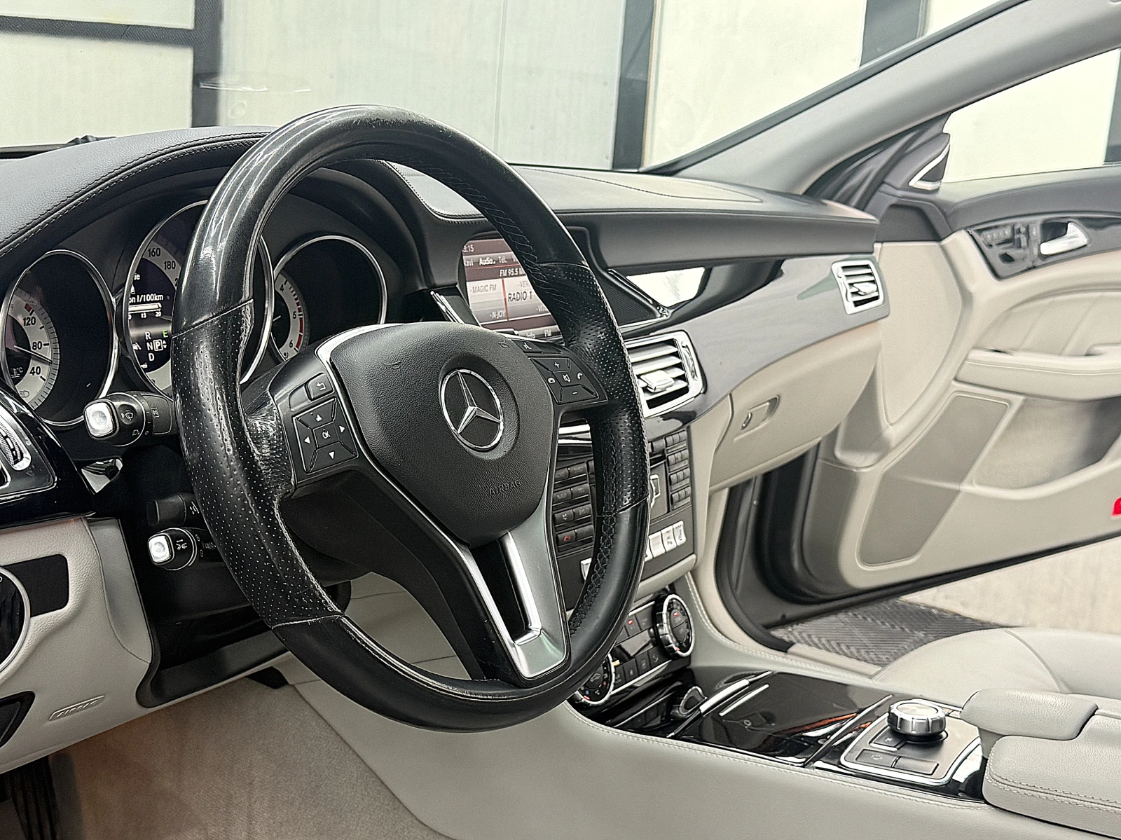 Mercedes-Benz CLS 350 4-Matic/AMG-Line/KAMERA/PODGREV/�������� ������ | Mobile.bg � ����������� 15