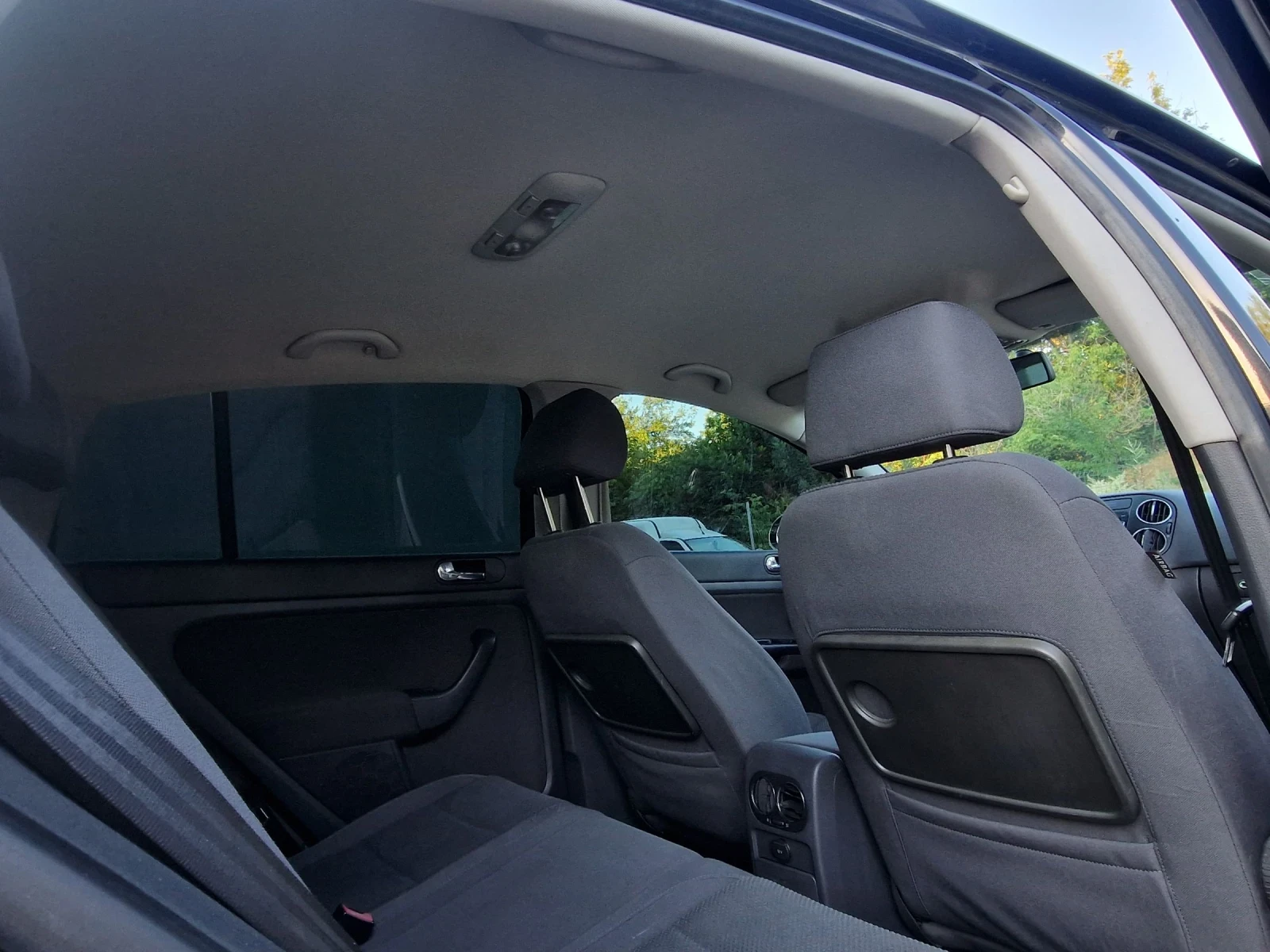 VW Golf 1.9TDI 105к.с., снимка 11 - Автомобили и джипове - 55357340