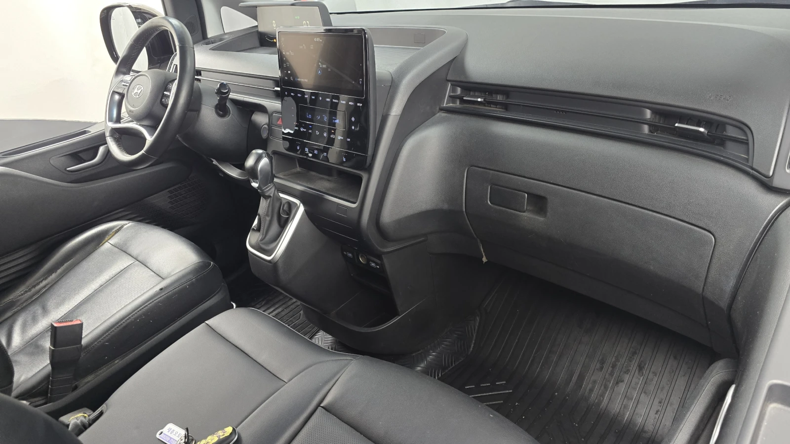 Hyundai Staria Modern* BLIND SPOT* ПОДГРЕВ ВОЛАН* КРАЙНА ЦЕНА, снимка 7 - Автомобили и джипове - 55496106