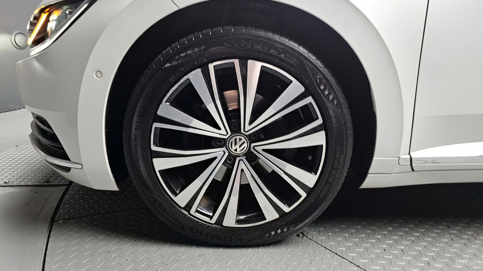 VW Arteon 2.0TDI* PREMIUM* DISTRONIC* ПОДГРЕВ* ОБДУХВАНЕ* , снимка 16 - Автомобили и джипове - 55573489