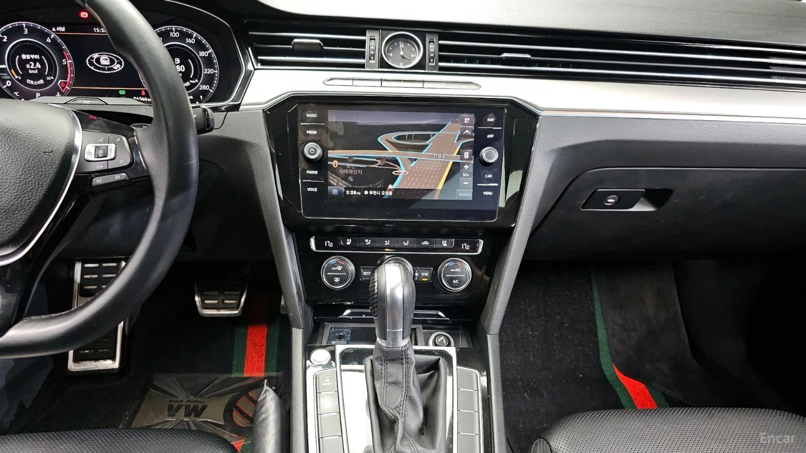VW Arteon 2.0TDI* PREMIUM* DISTRONIC* ПОДГРЕВ* ОБДУХВАНЕ* , снимка 11 - Автомобили и джипове - 55573489