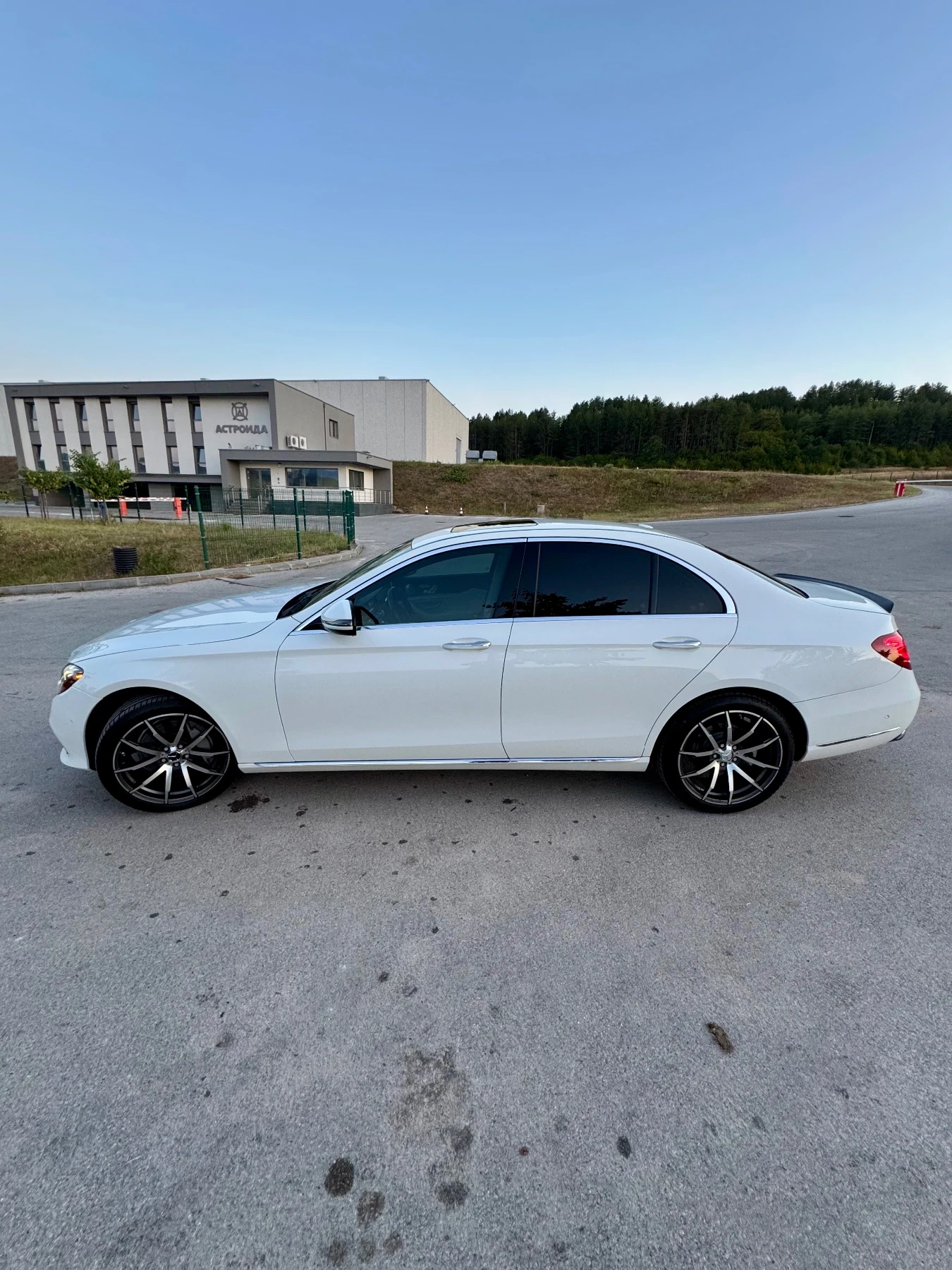 Mercedes-Benz E 300 W213 RWD, снимка 5 - Автомобили и джипове - 55698813