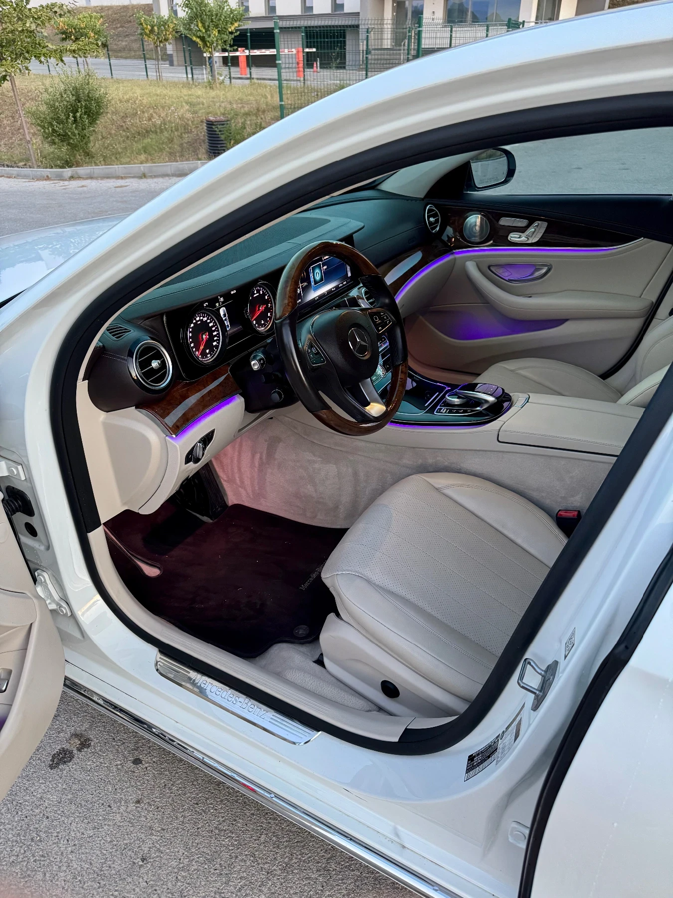 Mercedes-Benz E 300 W213 RWD, снимка 9 - Автомобили и джипове - 55698813