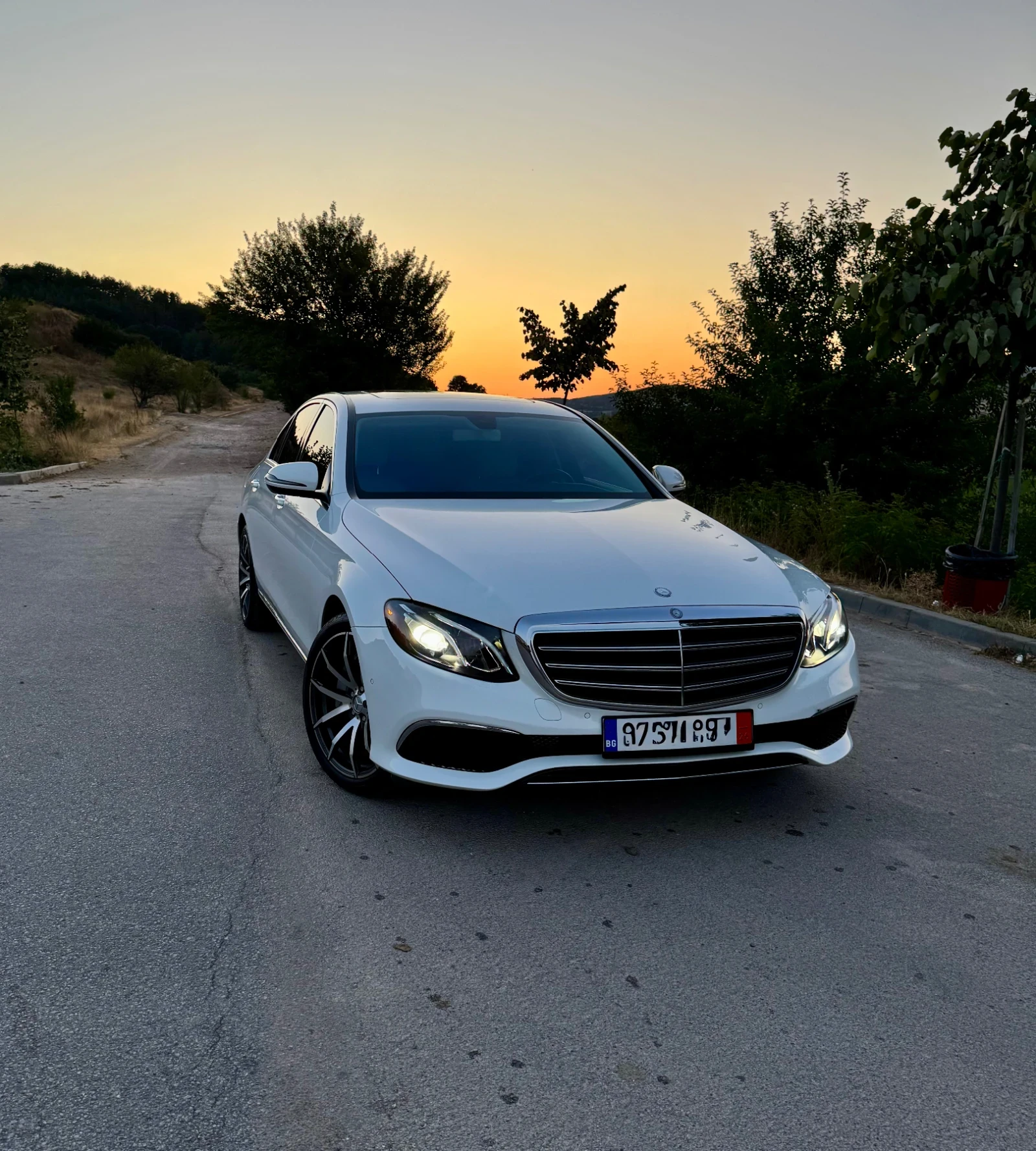 Mercedes-Benz E 300 W213 RWD, снимка 2 - Автомобили и джипове - 55698813