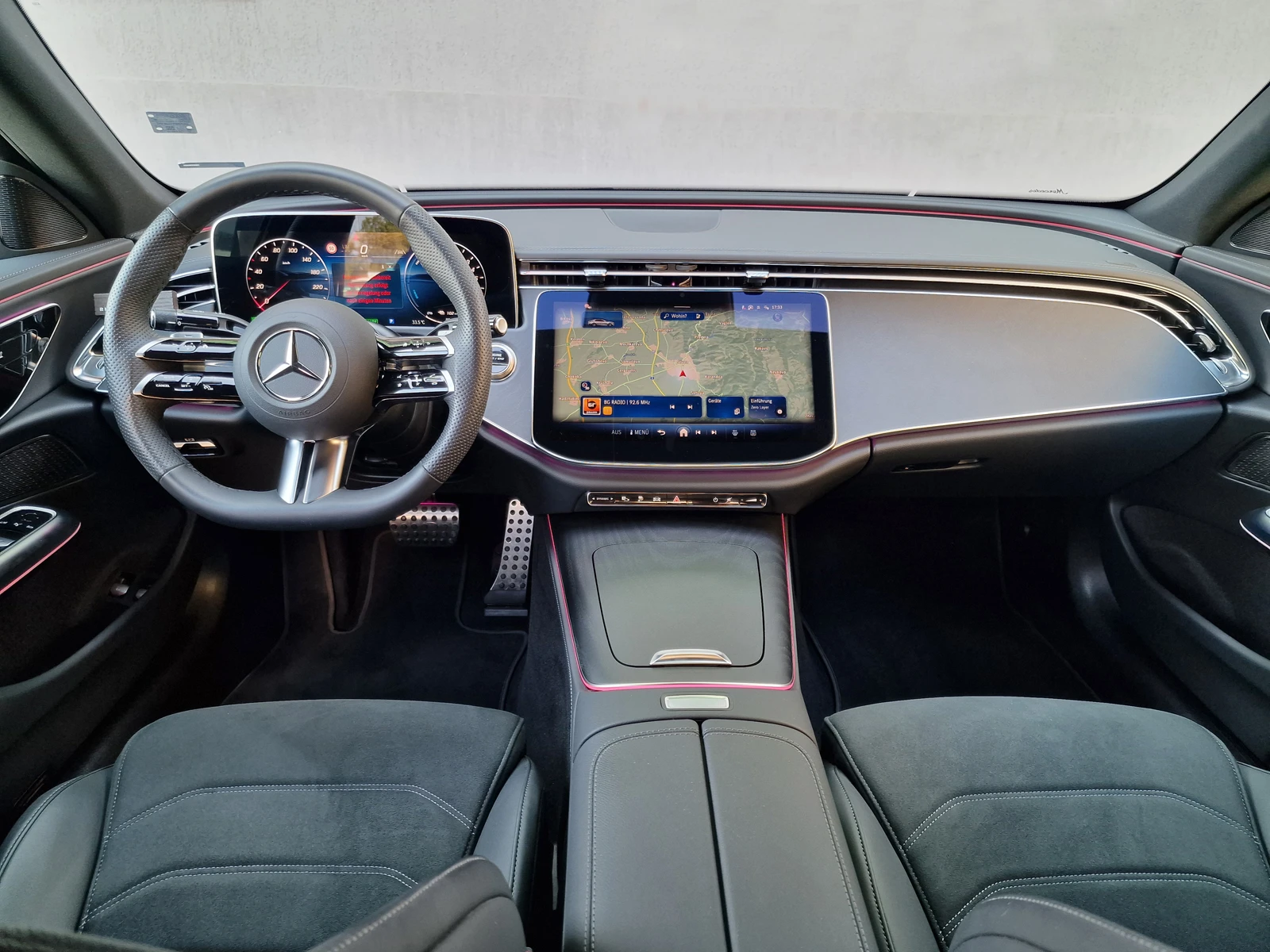 Mercedes-Benz E 300 E300e AMG-line, снимка 14 - Автомобили и джипове - 55835166
