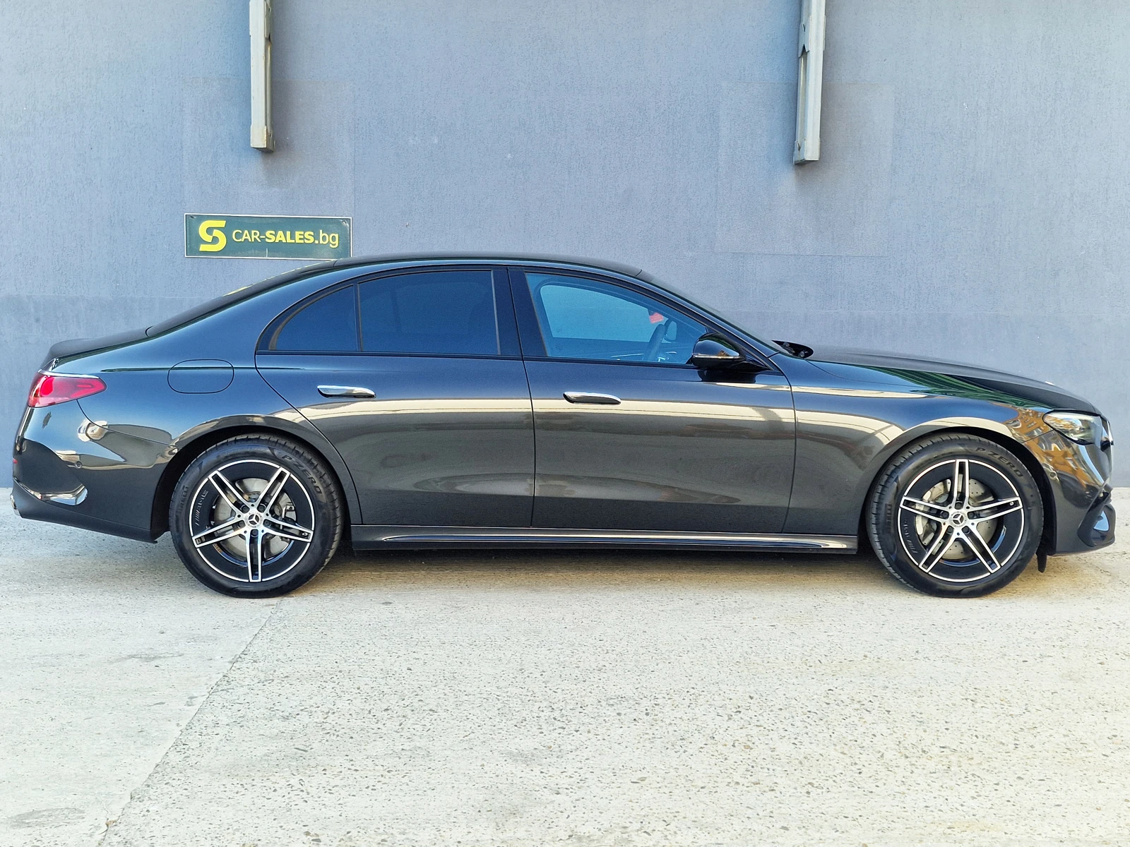 Mercedes-Benz E 300 E300e AMG-line, снимка 9 - Автомобили и джипове - 55835166
