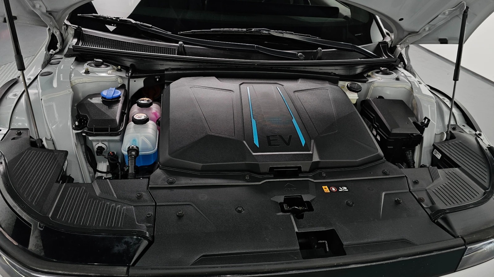 Hyundai Ioniq 5 КРАЙНА ЦЕНА ДО СОФИЯ, снимка 5 - Автомобили и джипове - 56137060