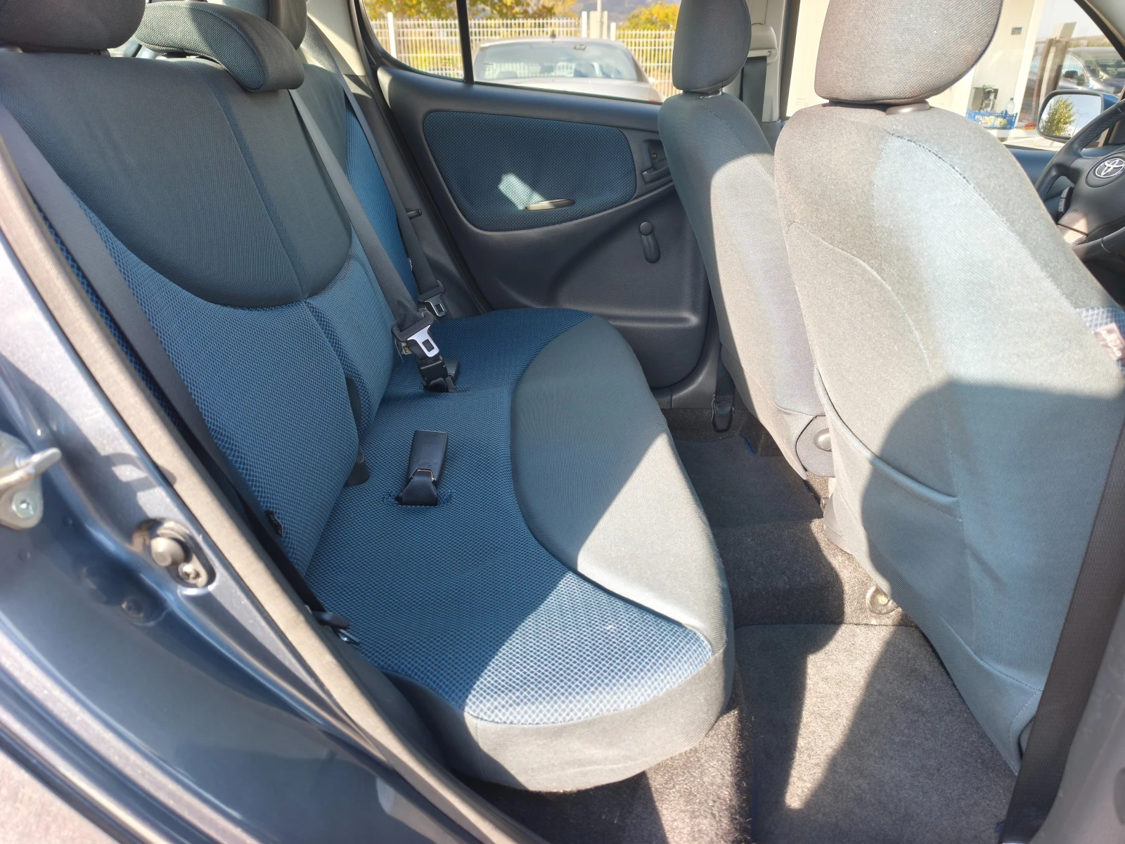 Toyota Yaris 1.4D4D, снимка 13 - Автомобили и джипове - 56658041