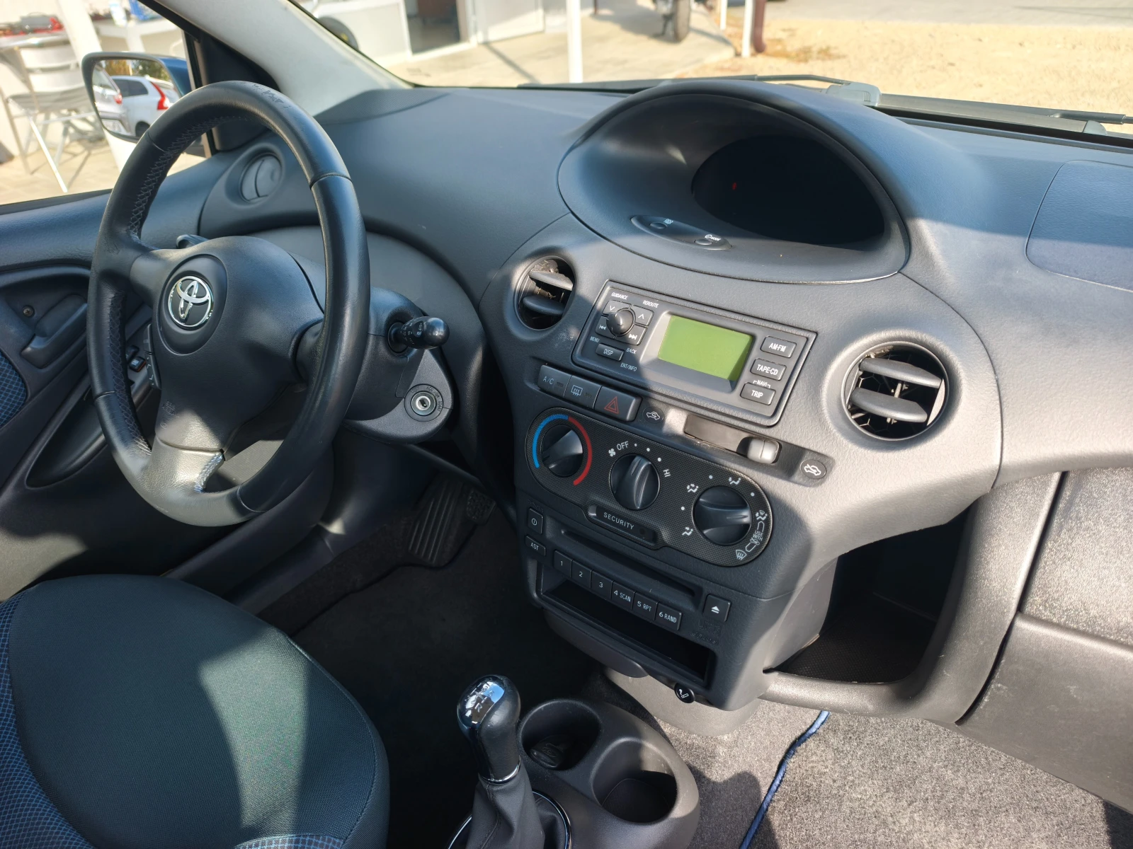 Toyota Yaris 1.4D4D, снимка 15 - Автомобили и джипове - 56658041