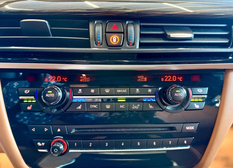 BMW X6 M50d* Mperformance* HK* Лизинг* Adaptive Led* Carb, снимка 13 - Автомобили и джипове - 51442134