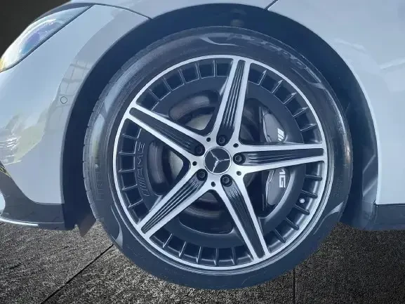 Mercedes-Benz EQE 43 AMG 4Matic = Premium = Гаранция, снимка 4 - Автомобили и джипове - 53607026