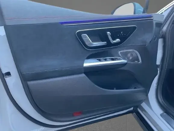 Mercedes-Benz EQE 43 AMG 4Matic = Premium = Гаранция, снимка 5 - Автомобили и джипове - 53607026