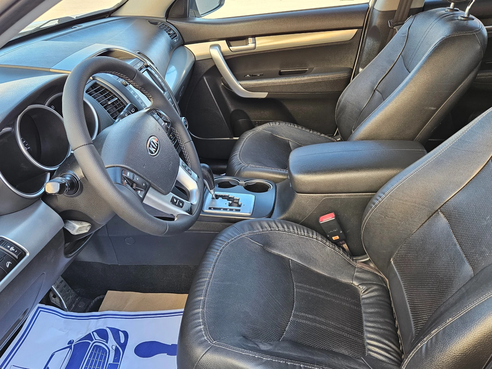 Kia Sorento 2.2 CRDI ПЕРФЕКТЕН ПАНОРАМА 7 МЕСТА - изображение 9
