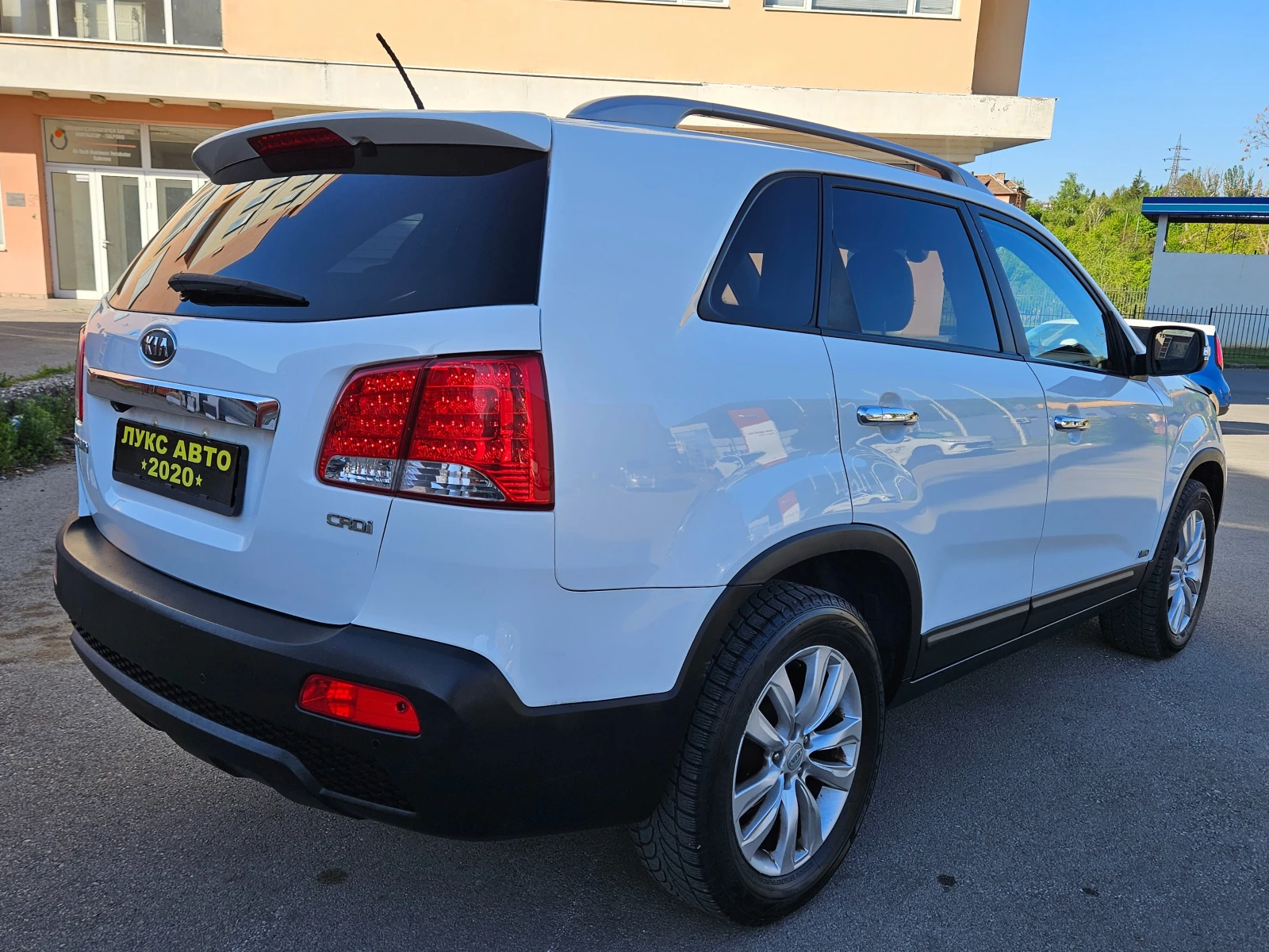 Kia Sorento 2.2 CRDI ПЕРФЕКТЕН ПАНОРАМА 7 МЕСТА - изображение 4