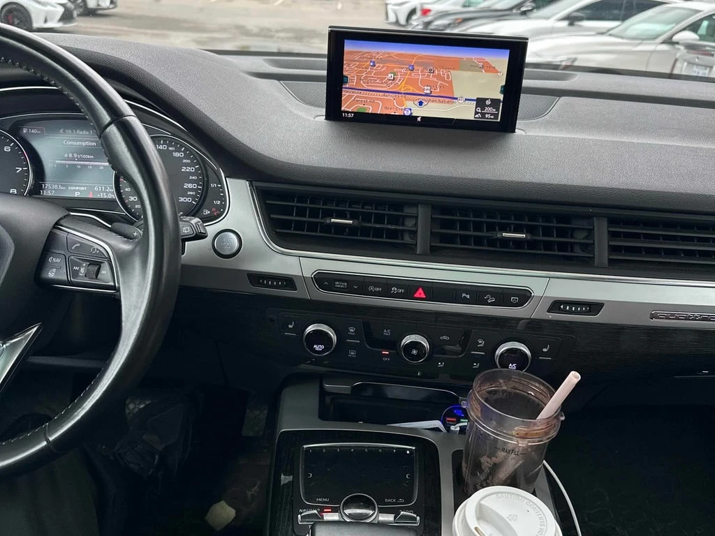 Audi Q7 * Komfort * CARFAX * БЕЗ ПЪРВОНАЧАЛНА ВНОСКА - изображение 9