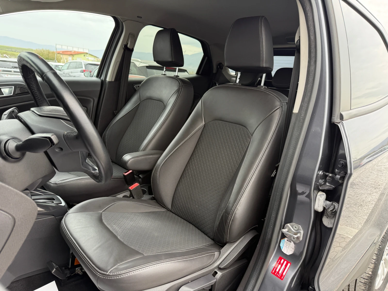 Ford EcoSport 1.5 AUTOMATIC/Full extra /BENZIN, снимка 12 - Автомобили и джипове - 54220022