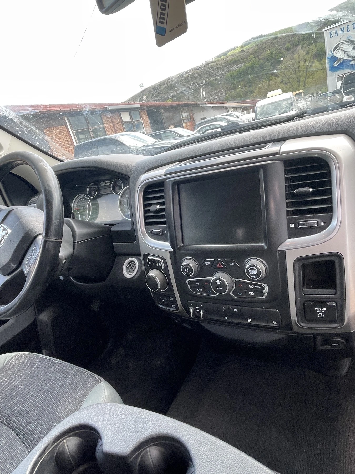 Dodge RAM 1500  5.7 HEMI* 4x4* CAMERA* LoneSTAR, снимка 11 - Автомобили и джипове - 54358295