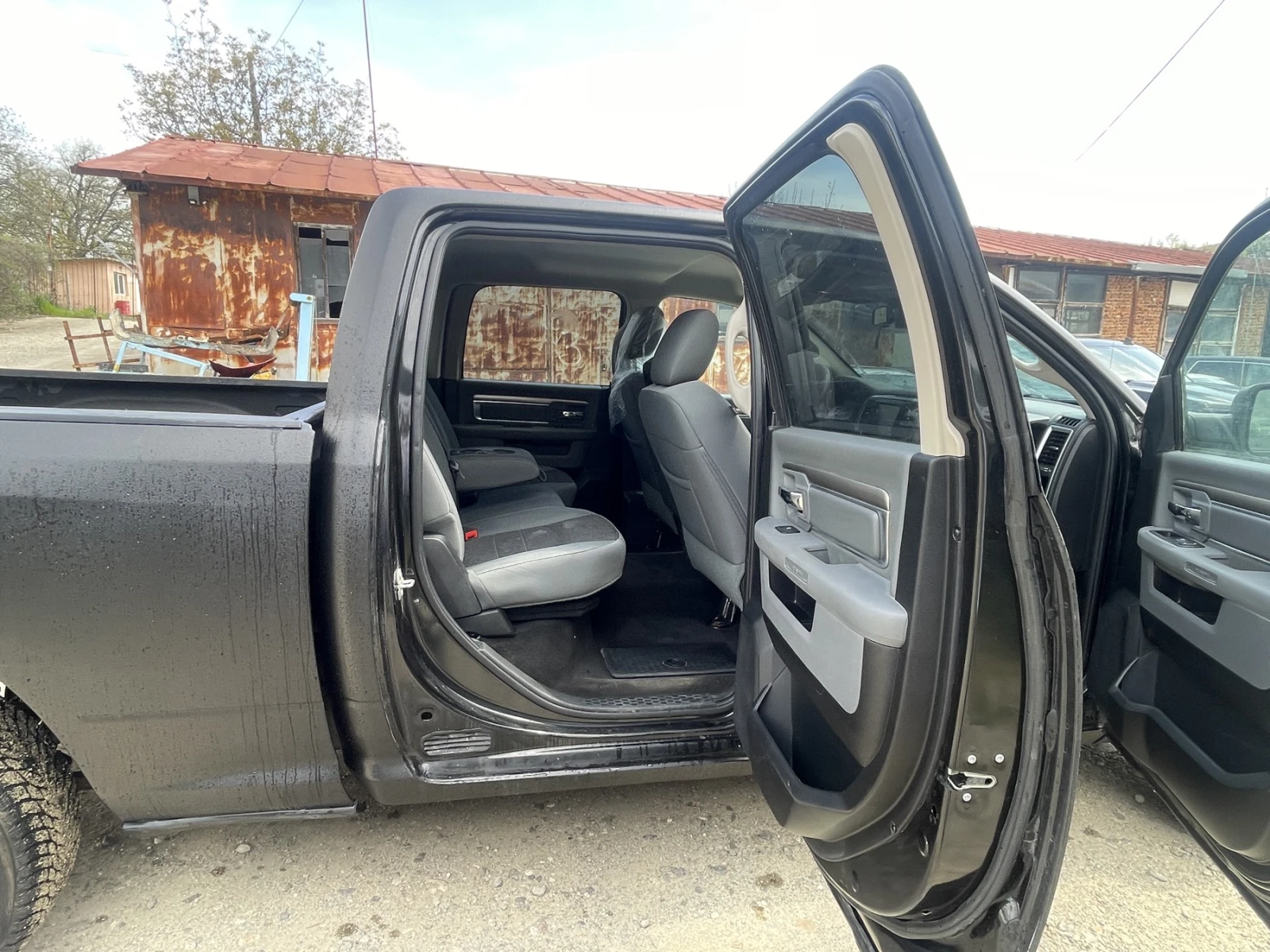 Dodge RAM 1500  5.7 HEMI* 4x4* CAMERA* LoneSTAR, снимка 16 - Автомобили и джипове - 54358295