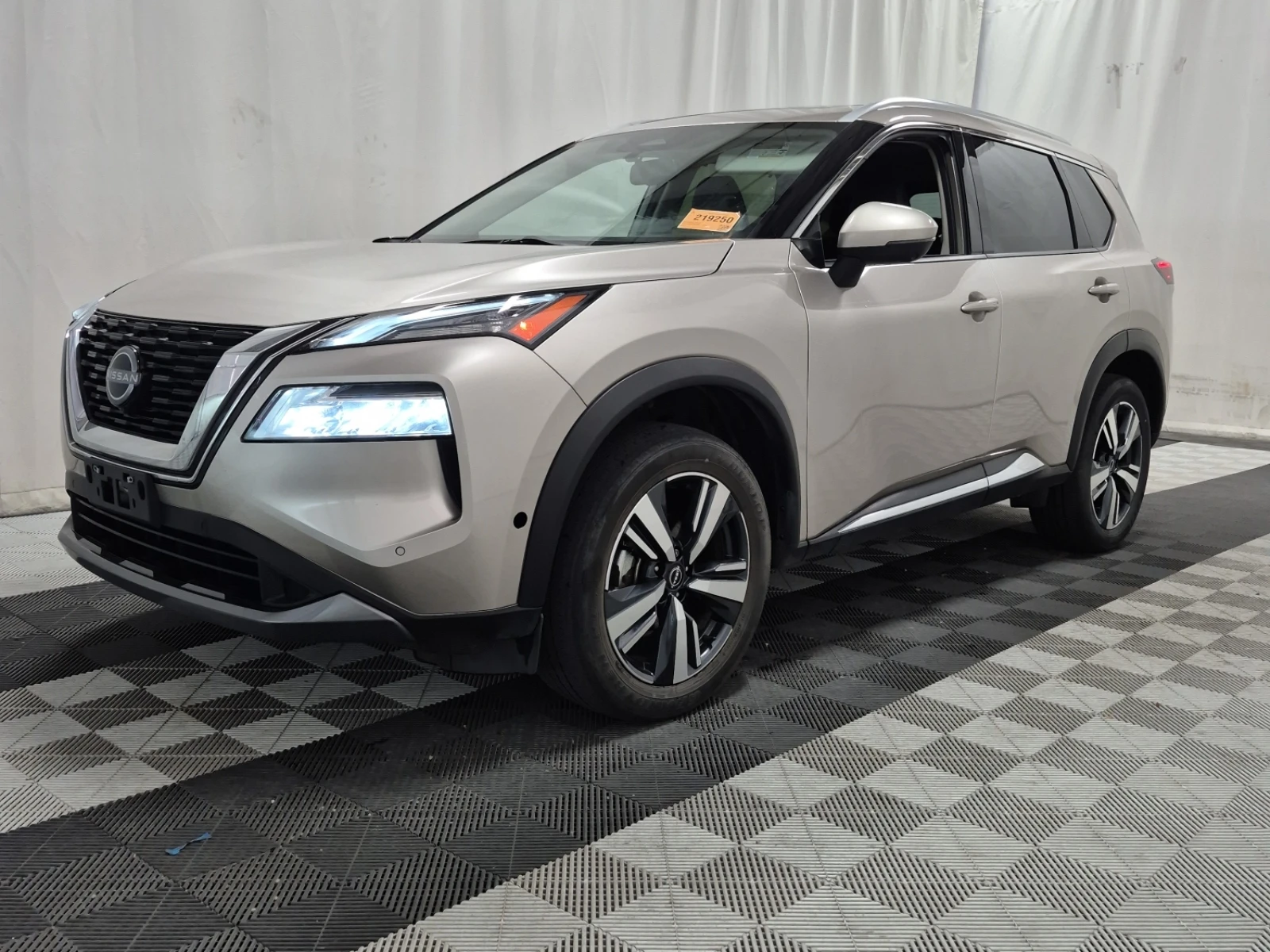 Nissan Rogue AWD* ПОДГРЕВ* BOSE* КАМЕРА* ПАНО* М.ТОЧКА* 