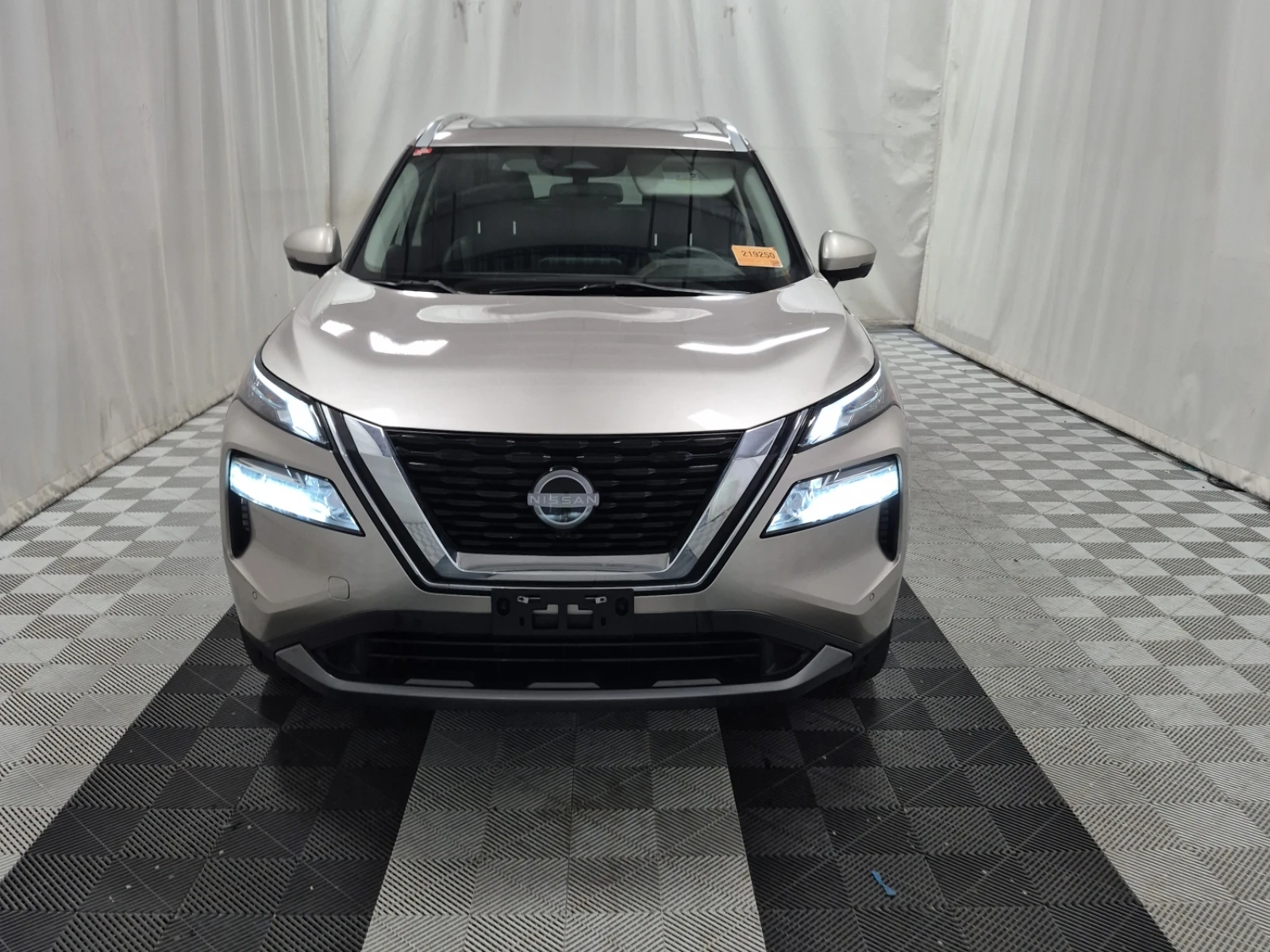 Nissan Rogue AWD* ПОДГРЕВ* BOSE* КАМЕРА* ПАНО* М.ТОЧКА* , снимка 2 - Автомобили и джипове - 54427574