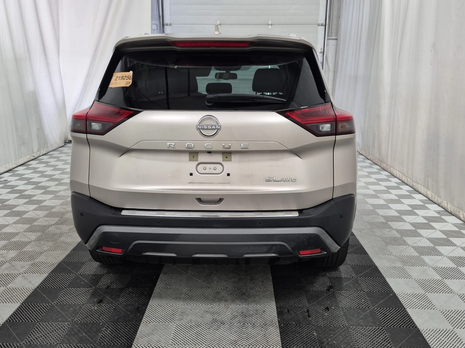 Nissan Rogue AWD* ПОДГРЕВ* BOSE* КАМЕРА* ПАНО* М.ТОЧКА* , снимка 5 - Автомобили и джипове - 54427574