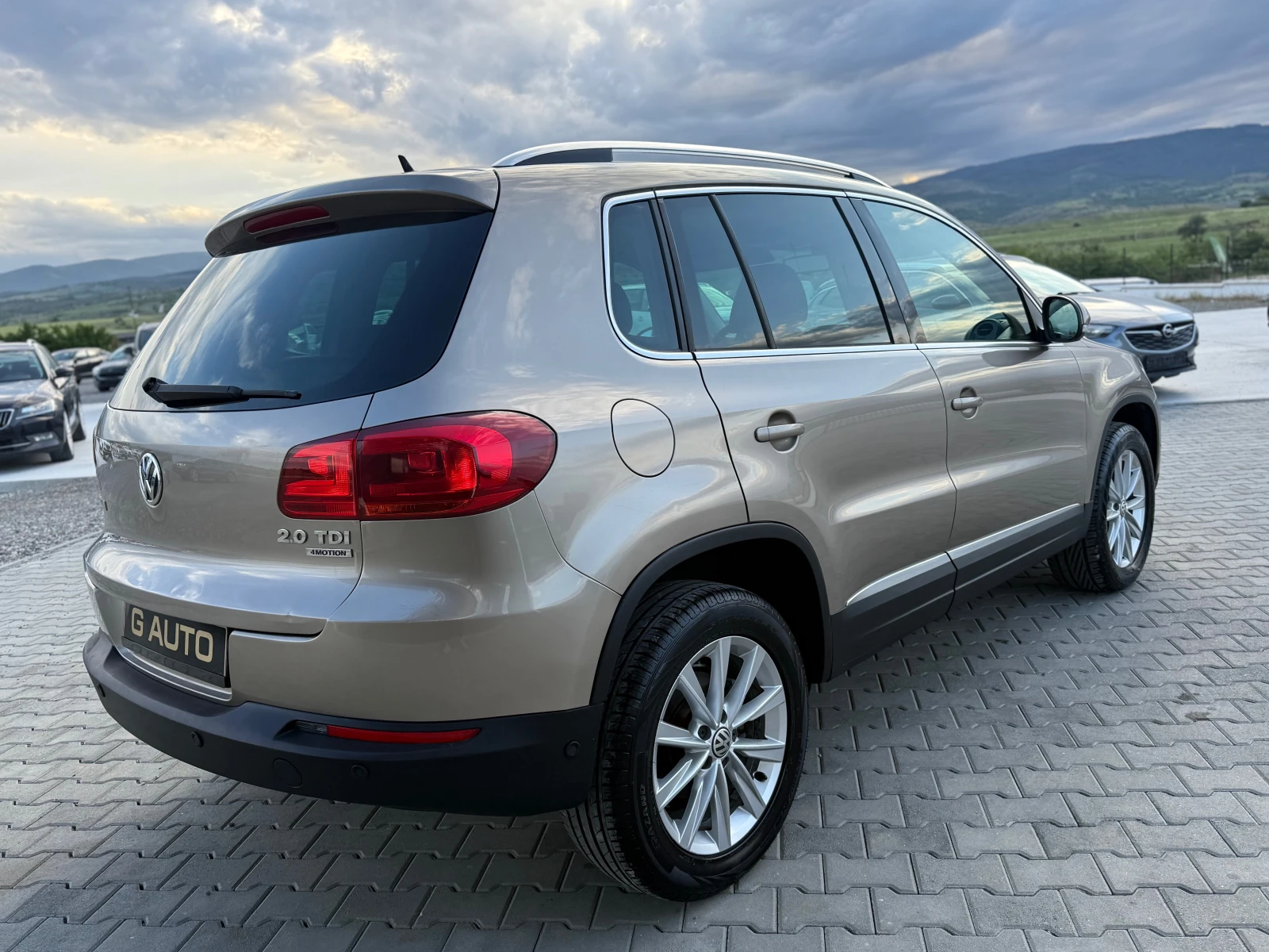 VW Tiguan 2.0TDI 140 KS 4 Motion СОБСТВЕН ЛИЗИНГ !!!!, снимка 5 - Автомобили и джипове - 54548087
