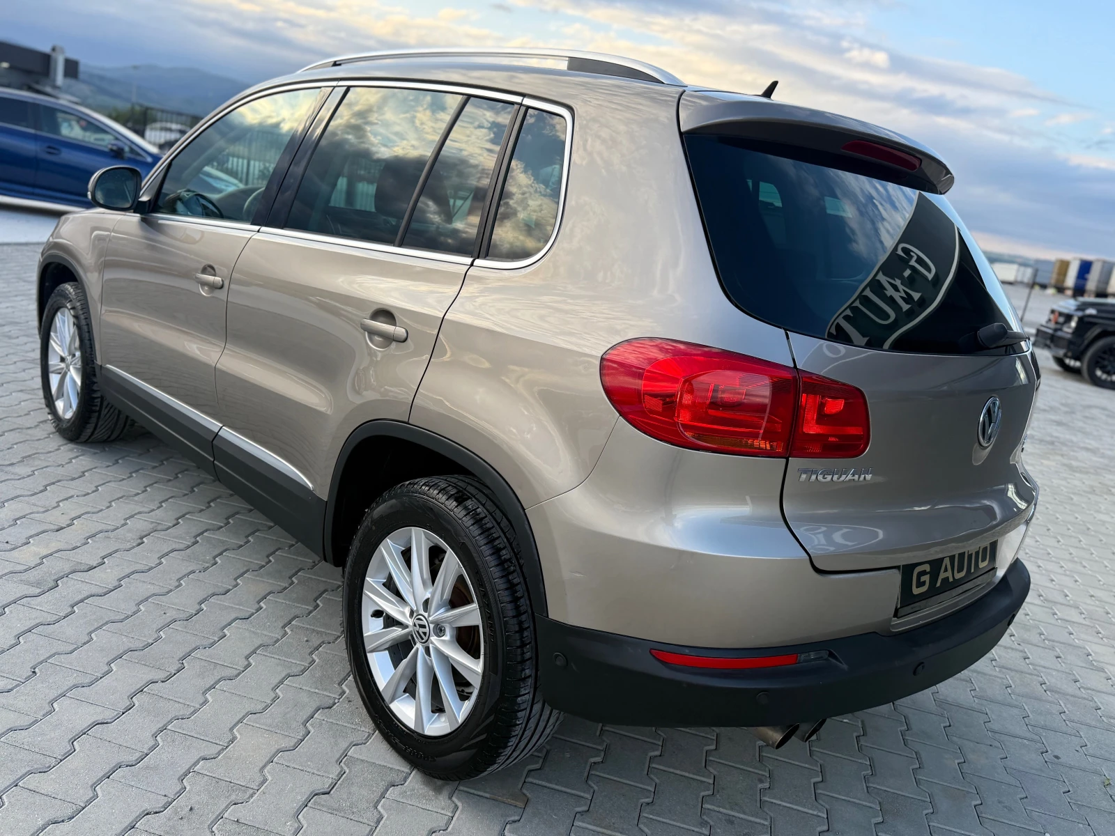 VW Tiguan 2.0TDI 140 KS 4 Motion СОБСТВЕН ЛИЗИНГ !!!!, снимка 8 - Автомобили и джипове - 54548087