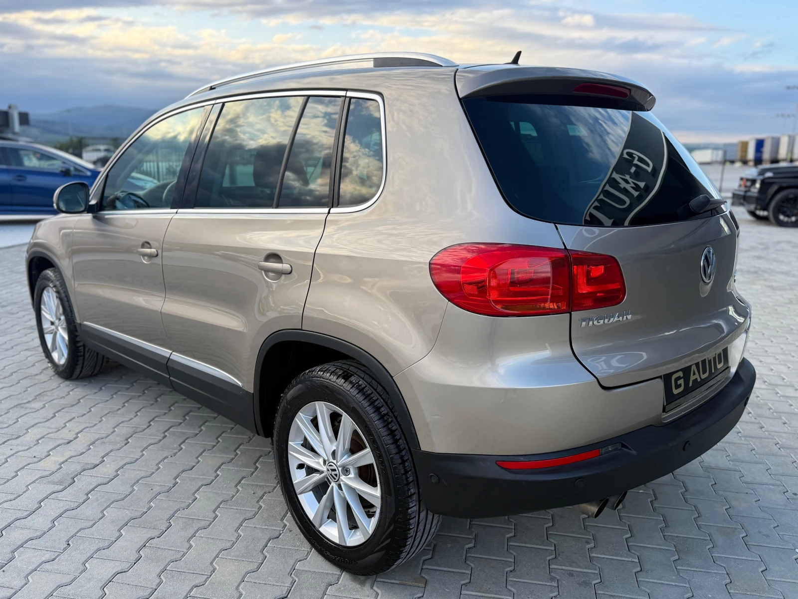 VW Tiguan 2.0TDI 140 KS 4 Motion СОБСТВЕН ЛИЗИНГ !!!!, снимка 7 - Автомобили и джипове - 54548087