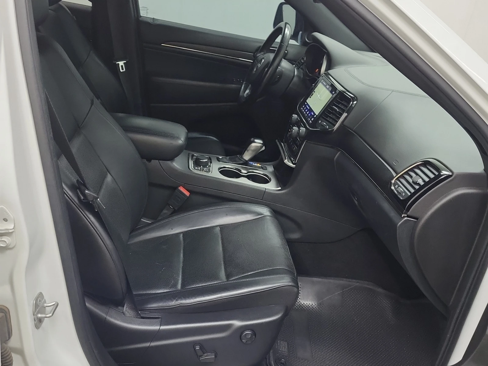 Jeep Grand cherokee HIGH ALTITUDE 4X4 * 5.7 HEMI * CARFAX * 44K KM * , снимка 11 - Автомобили и джипове - 55118433