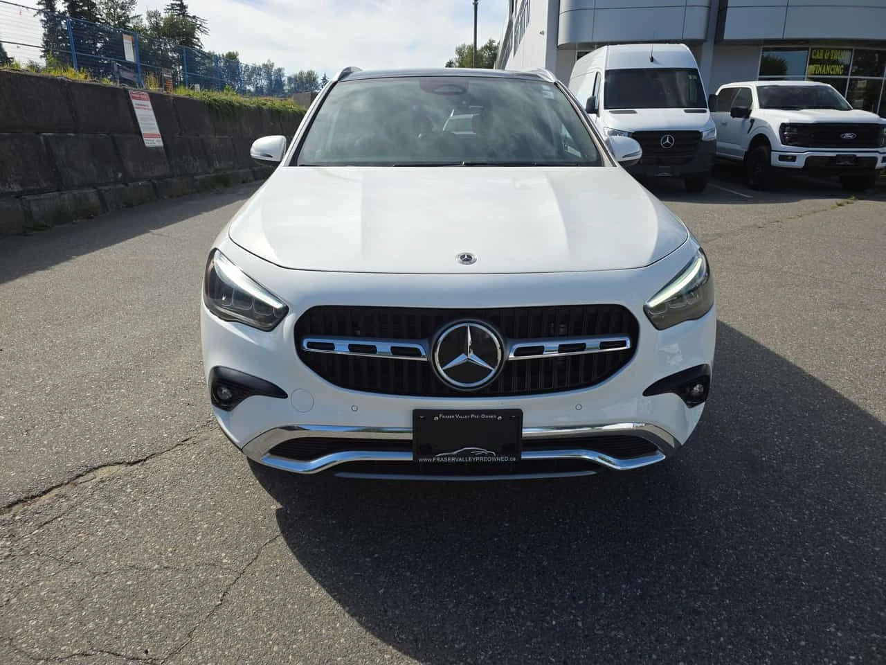 Mercedes-Benz GLA 250 /BURMESTER/DISTRONIC/АВТОКРЕДИТ, снимка 6 - Автомобили и джипове - 55500396