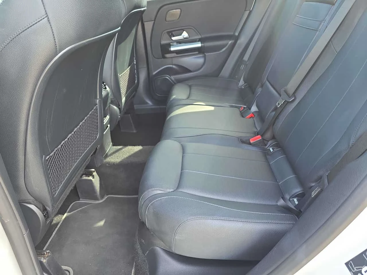 Mercedes-Benz GLA 250 /BURMESTER/DISTRONIC/АВТОКРЕДИТ, снимка 11 - Автомобили и джипове - 55500396