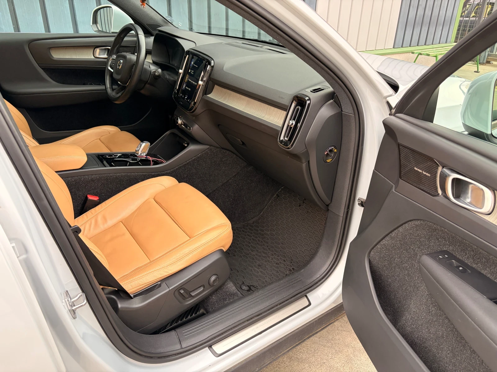 Volvo XC40 D4 Inscription, снимка 10 - Автомобили и джипове - 56665301
