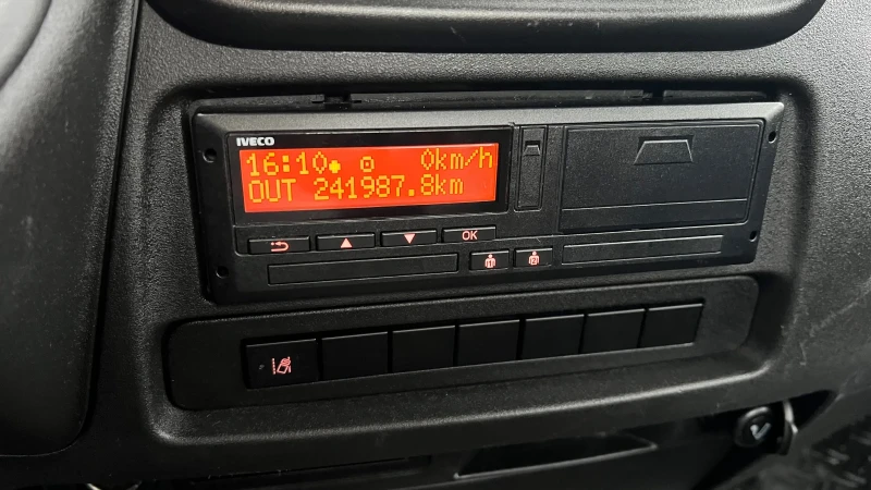 Iveco Daily 35S18Макси HIMATIC Реални и доказуеми километри, снимка 10 - Бусове и автобуси - 52330204