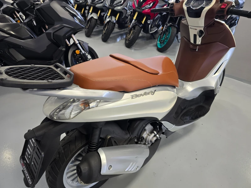 Piaggio Beverly 300ie, ABS, Led, 06.2012г., снимка 10 - Мотоциклети и мототехника - 53279488