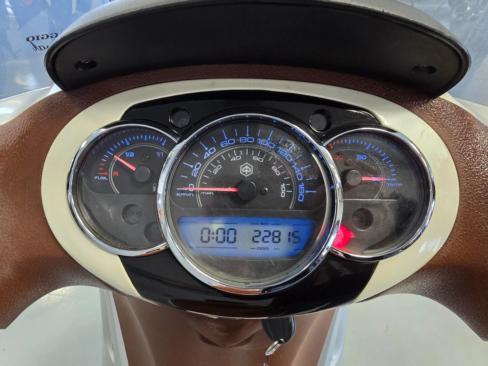 Piaggio Beverly 300ie, ABS, Led, 06.2012�. | Mobile.bg � ����������� 12